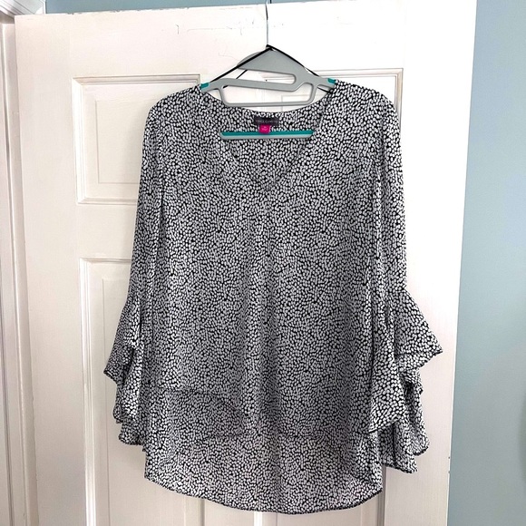 Vince Camuto Bell Sleeve Blouse - Picture 1 of 3